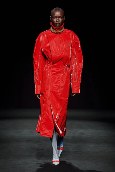 Look 24